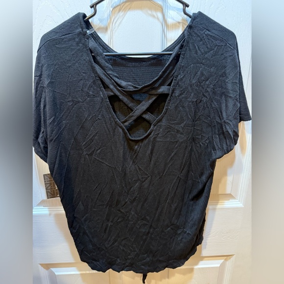 NWT iZ BYER top size large. Black. - Picture 4 of 4